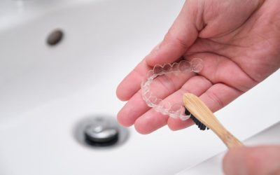 Aligneurs et orthodontie : Conseils pour bien nettoyer vos aligneurs